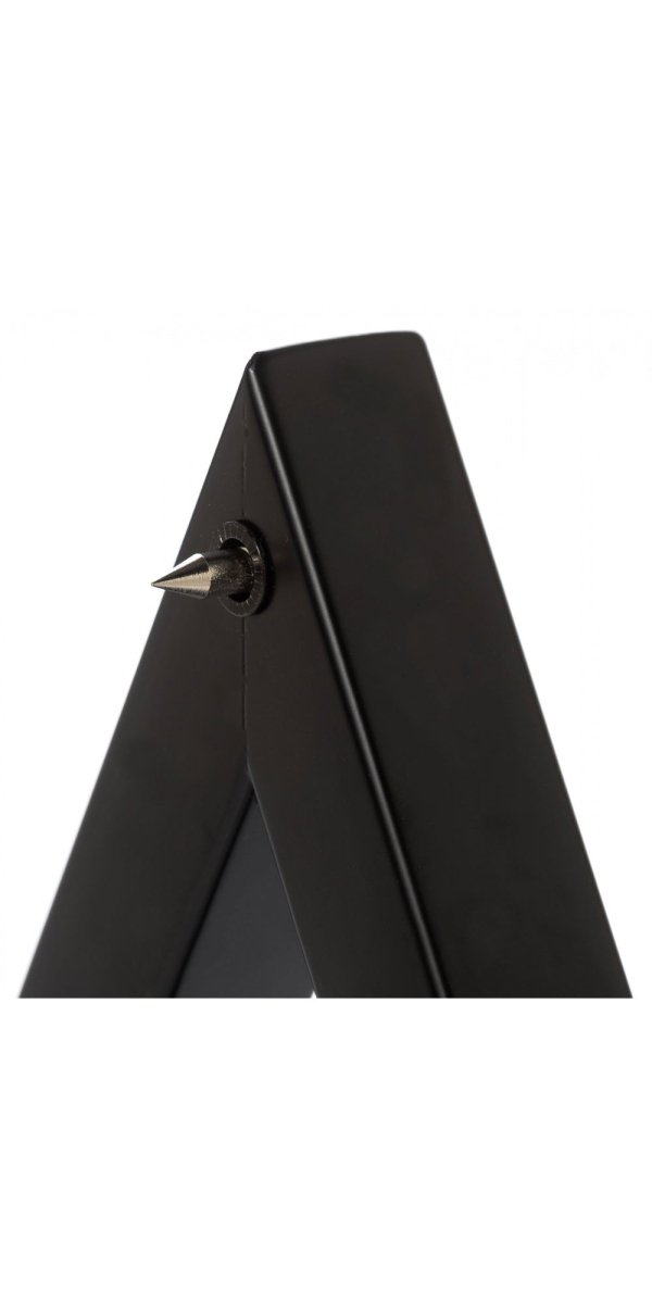 A single black Bespeco PN90FL stand, designed for studio monitors and speakers, ensuring stability and safety.