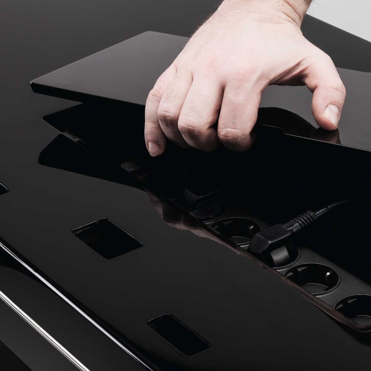 Glorious Session Cube XL 4