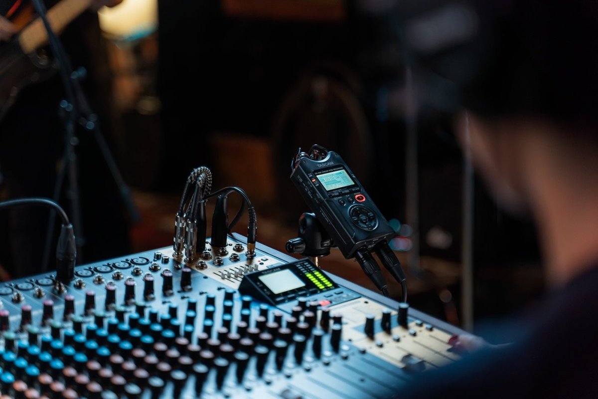 Tascam DR - 40X - selectadjs - Audio Recorder - Tascam